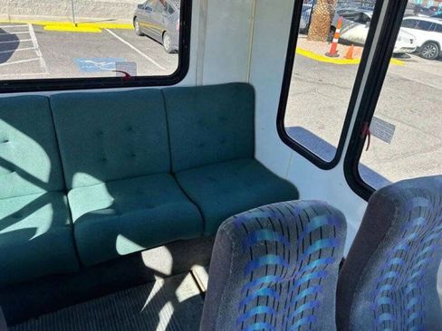 Used 2006 Ford E-350 and Econoline 350 Super Duty RWD image 56