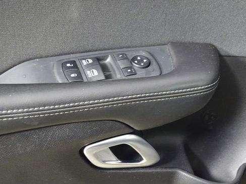 Used 2019 Dodge Challenger SXT image 16