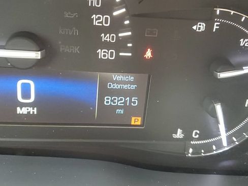 Used 2018 Cadillac XT5 Luxury w/ Driver Awareness Package AWD/4WD image 9