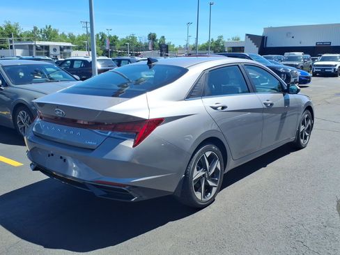 Certified 2023 Hyundai Elantra Limited FWD image 5