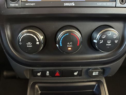 Used 2015 Jeep Patriot Latitude FWD image 19