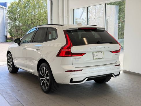 Used 2024 Volvo XC60 B5 Core AWD/4WD image 9