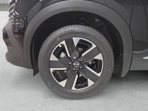 New 2026 Nissan Kicks SV AWD/4WD image 23