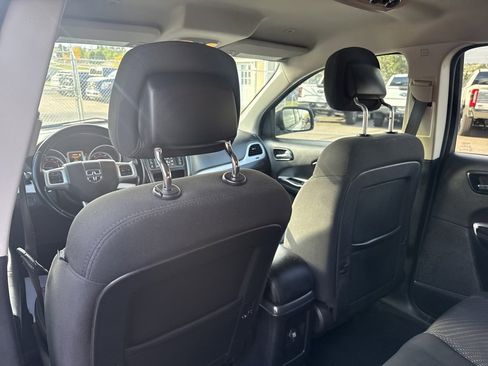 Used 2020 Dodge Journey SE w/ SE Popular Equipment Group image 19