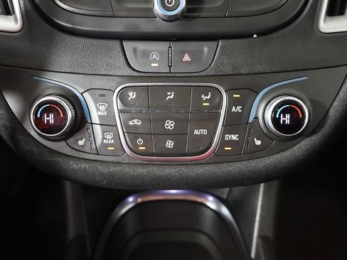 Used 2024 Chevrolet Malibu LT image 40