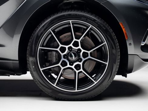 Used 2021 Aston Martin DBX image 37