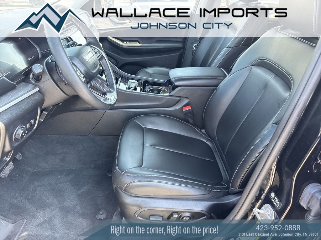 Used 2023 Jeep Grand Cherokee Limited AWD/4WD image 14