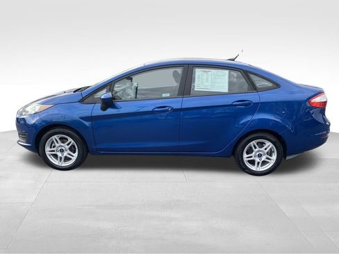 Used 2019 Ford Fiesta SE image 2