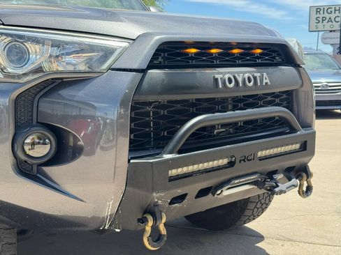 Used 2017 Toyota 4Runner SR5 AWD/4WD image 45