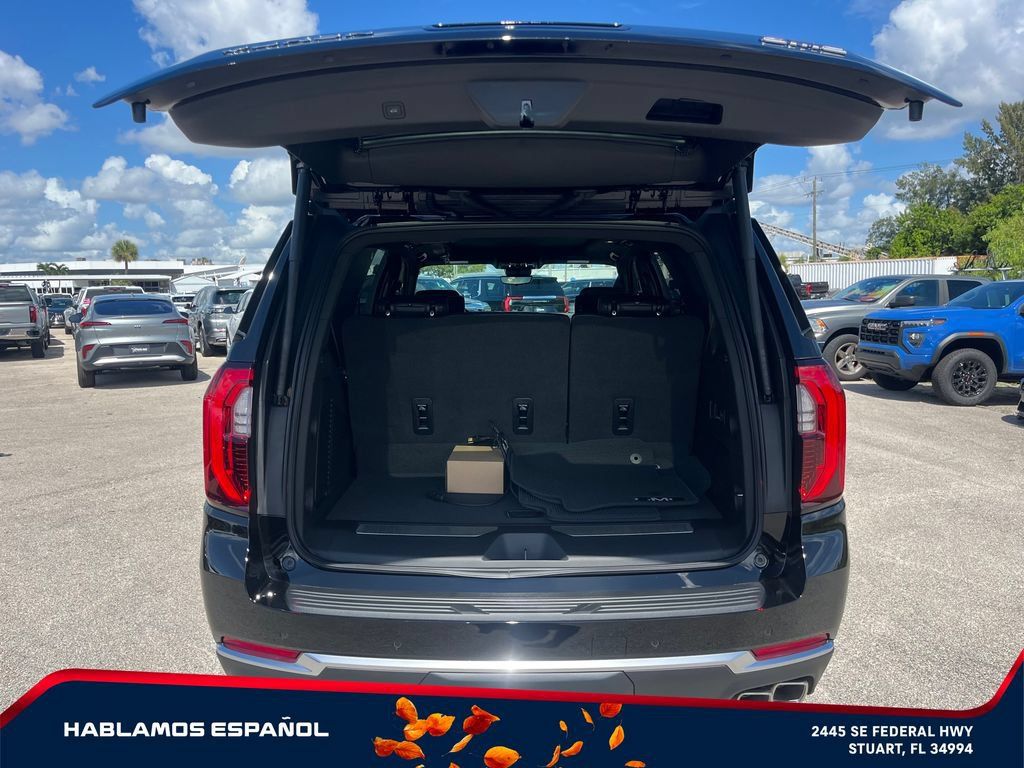 New 2026 GMC Yukon Denali w/ Denali Reserve Package AWD/4WD image 10
