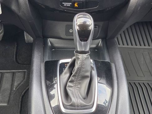 Used 2022 Nissan Rogue Sport S image 14