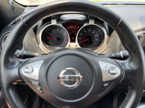 Used 2013 Nissan Juke SL FWD image 17