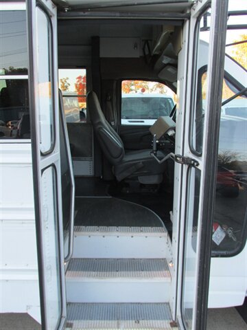 Used 2006 Chevrolet Express 3500 w/ School Bus Package RWD image 22