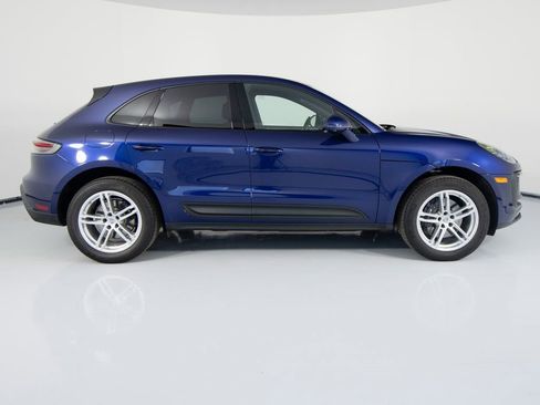 Used 2025 Porsche Macan image 11
