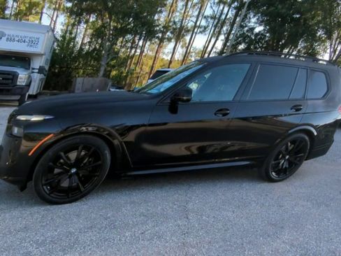 Used 2025 BMW X7 M60i AWD/4WD image 15