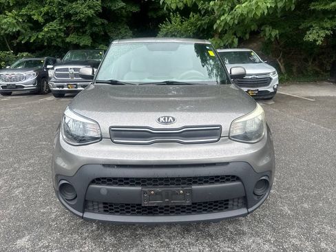 Used 2019 Kia Soul FWD image 2