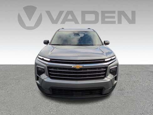 Used 2024 Chevrolet Traverse LT image 32