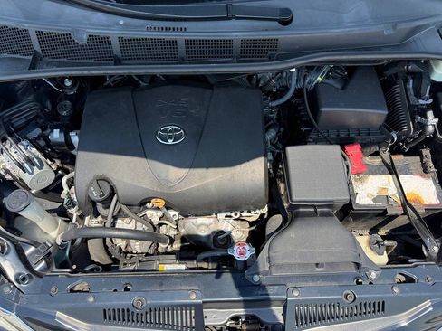 Used 2017 Toyota Sienna LE FWD image 9