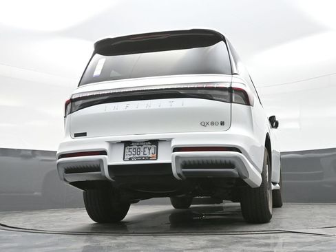 Certified 2025 INFINITI QX80 Pure image 24