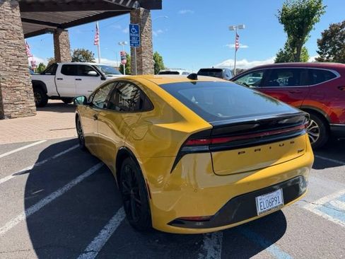 Used 2026 Toyota Prius FWD image 12