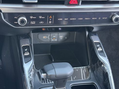 New 2025 Kia Sorento S image 8
