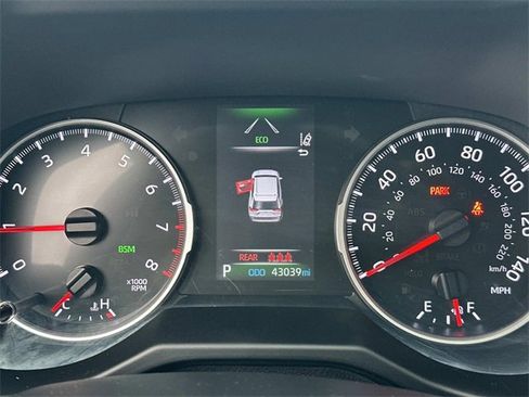 Used 2020 Toyota RAV4 XLE image 13