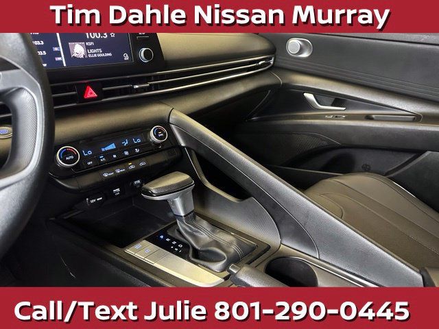 Used 2022 Hyundai Elantra SEL w/ Preferred Accessory Package FWD image 30