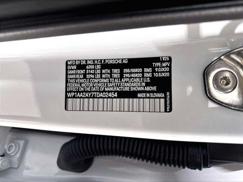 Used 2026 Porsche Cayenne AWD/4WD image 35