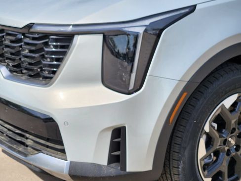 New 2026 Kia Sorento S w/ S Panoramic Sunroof Package FWD image 7