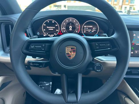 New 2025 Porsche Cayenne image 23