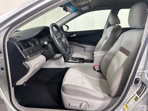 Used 2012 Toyota Camry LE FWD image 11