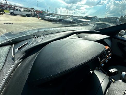 Used 2006 BMW M6 Coupe image 23