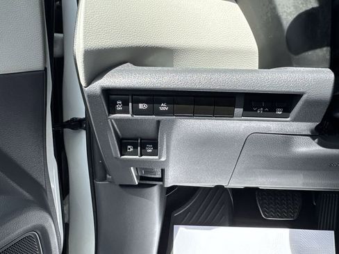 Used 2023 Toyota Sienna XLE w/ XLE Plus Package image 20