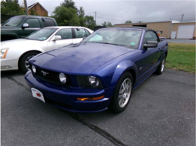 Used 2005 Ford Mustang GT RWD image 1