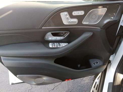 Used 2025 Mercedes-Benz GLS 63 AMG 4MATIC image 8