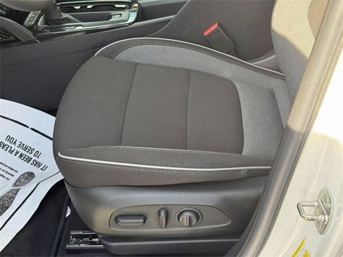 Used 2022 Chevrolet TrailBlazer LT w/ Convenience Package image 18