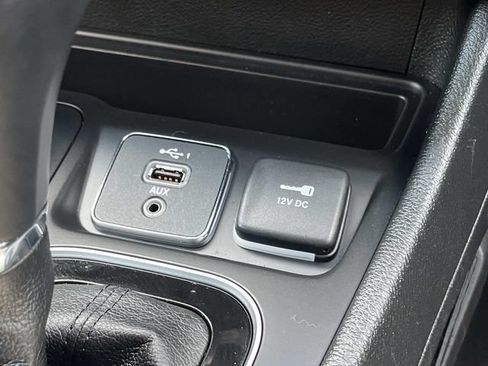 Used 2023 Jeep Cherokee Altitude Lux AWD/4WD image 37