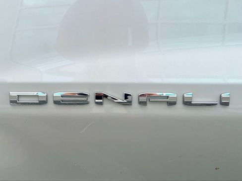 Used 2022 GMC Sierra 1500 Denali w/ Denali Premium Package image 8