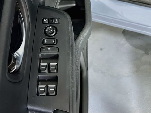 Used 2023 Honda Pilot TrailSport image 17