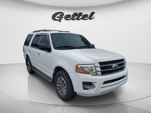 Used 2017 Ford Expedition XLT RWD image 3