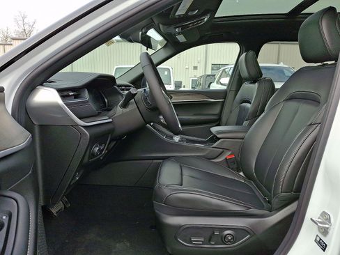 New 2025 Jeep Grand Cherokee L Limited image 9