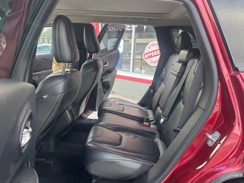 Used 2014 Jeep Cherokee Trailhawk w/ Comfort/Convenience Group AWD/4WD image 20