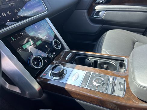 Used 2020 Land Rover Range Rover HSE image 27