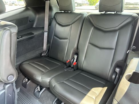 Used 2020 Cadillac XT6 Premium Luxury AWD/4WD image 24