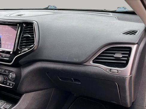Used 2020 Jeep Cherokee Limited w/ Technology Group FWD image 19