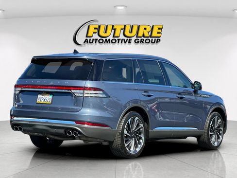 Certified 2021 Lincoln Aviator Reserve w/ Equipment Group 202A AWD/4WD image 3