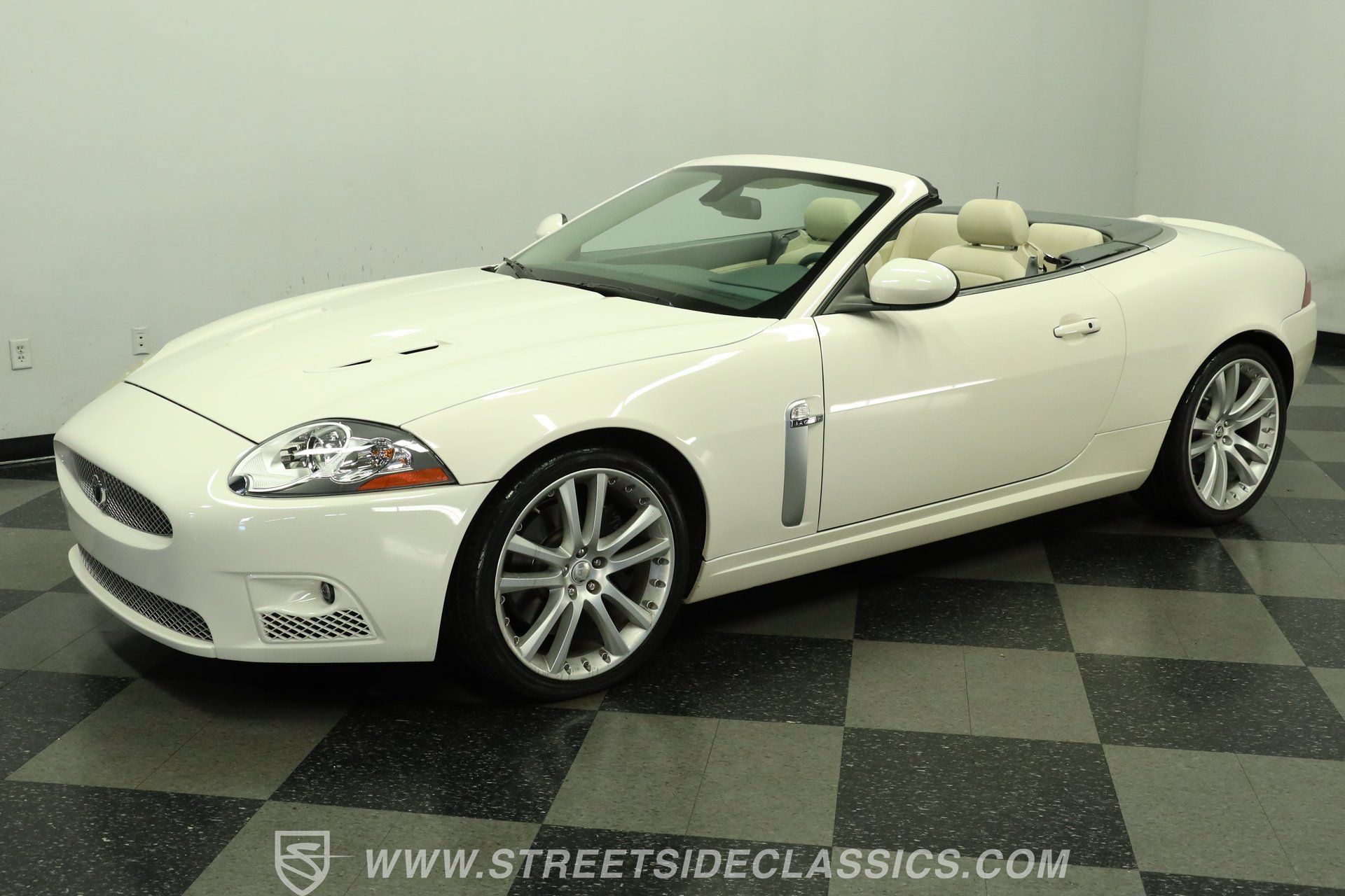 Used 2007 Jaguar XKR R RWD image 6