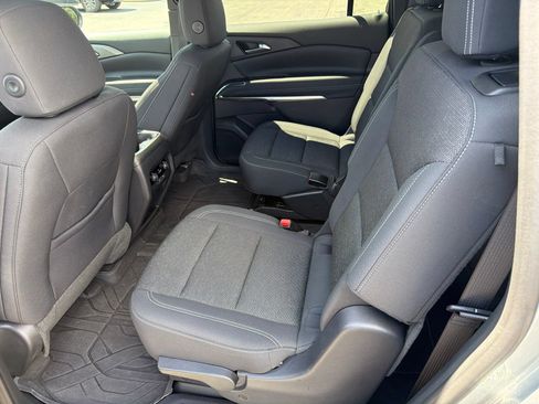 Used 2025 Chevrolet Traverse LT w/ Sun and Wheel Package FWD image 29