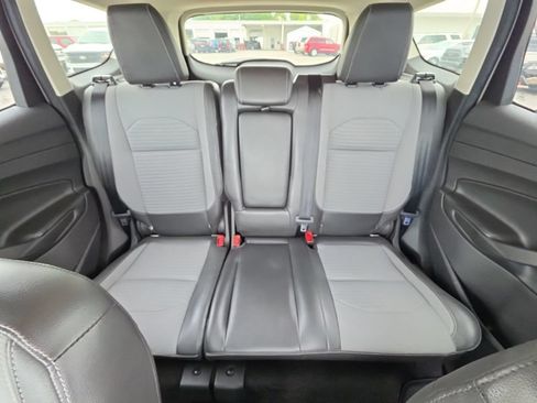 Used 2017 Ford Escape SE w/ Equipment Group 201A FWD image 39