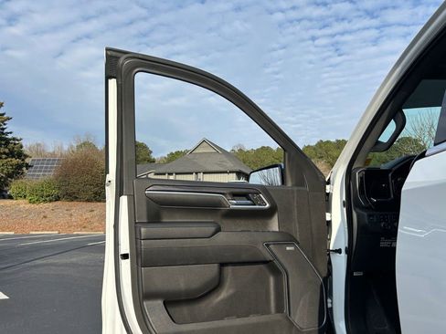 Certified 2022 Chevrolet Silverado 1500 LTZ w/ Z71 Off-Road Package image 59